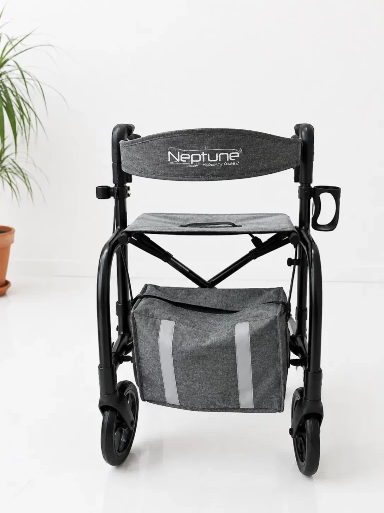 Rollator avec siège et sac pour faciliter la marche et les déplacements